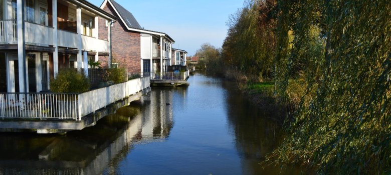 Häuser am Fluss in Woerden