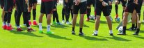 Füße einer Fuballmannschaft