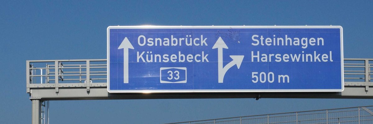 Schild Autobahnausfahrt A33 Steinhagen