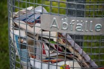 öffentlicher Abfalleimer