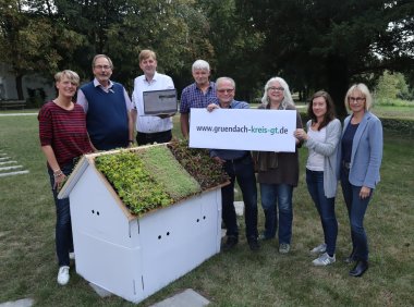 Gruppenbild der Ansprechpartner für das Gründachkataster